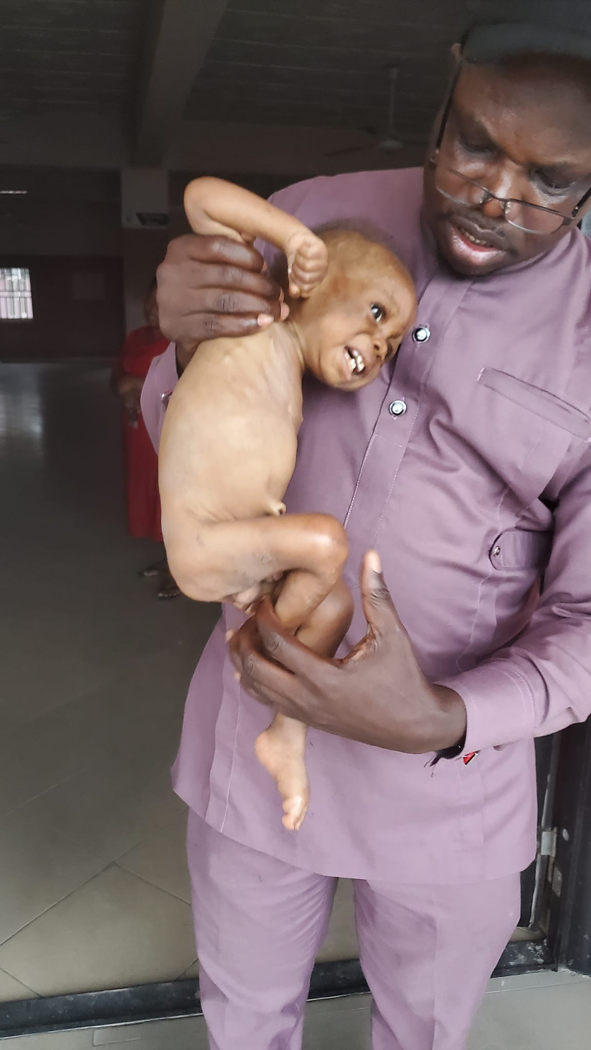 Akwa Ibom man throws his one-year-old son into bush during heavy rainfall, claims the child is possessed by demonic powers