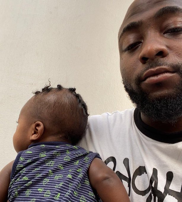 'Mothers Dey Try ooo'- Davido Laments Nursing Son As Chioma Remains Quarantined