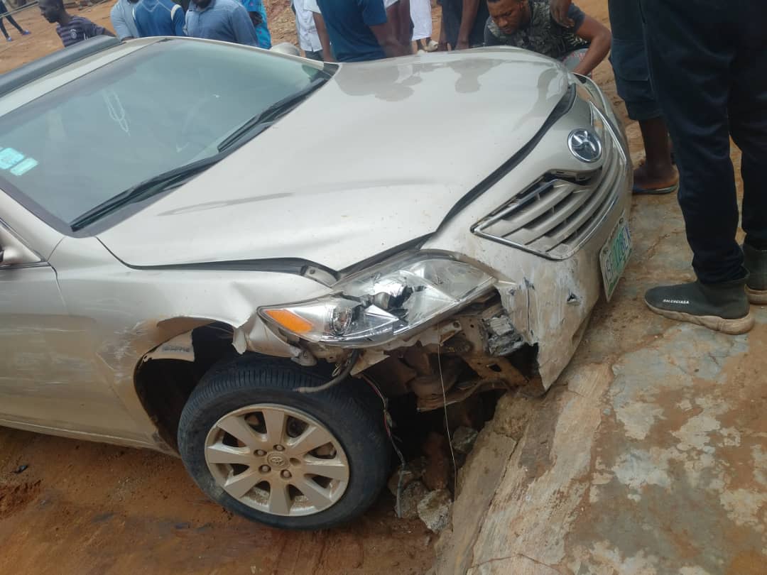 Tension In Ikorodu As SARS Opens Fire On Car Theft Suspect — Causes Accidents