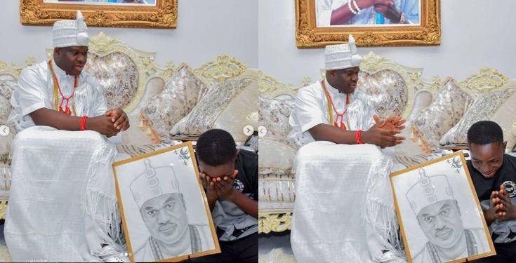 Ooni of Ife Offers Scholarship To Corn Seller’s Son Who Made A Portrait Of Him