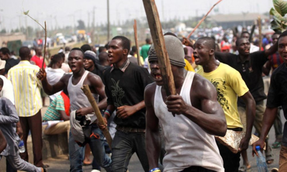 BREAKING: 'Area Boys', Police, Soldiers In Gun Battle In Apapa