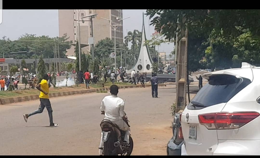 BREAKING: Gunshots As Hoodlums Disrupt NLC Protest In Kaduna