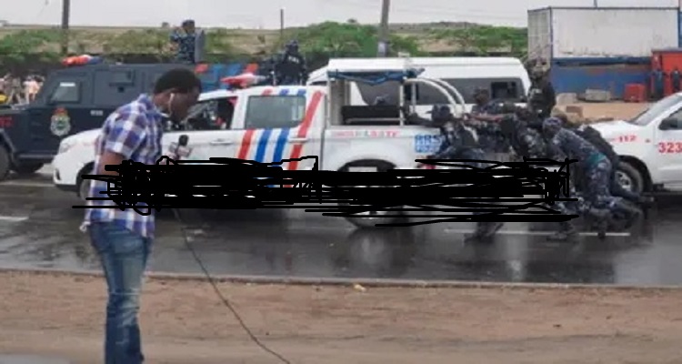 Yoruba Nation Rally: Drama As Police Push Patrol Van At Ojota