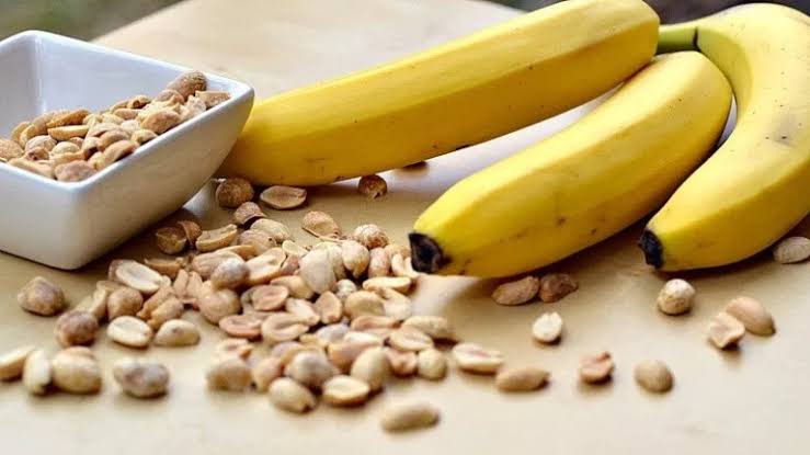 Bananas and groundnuts