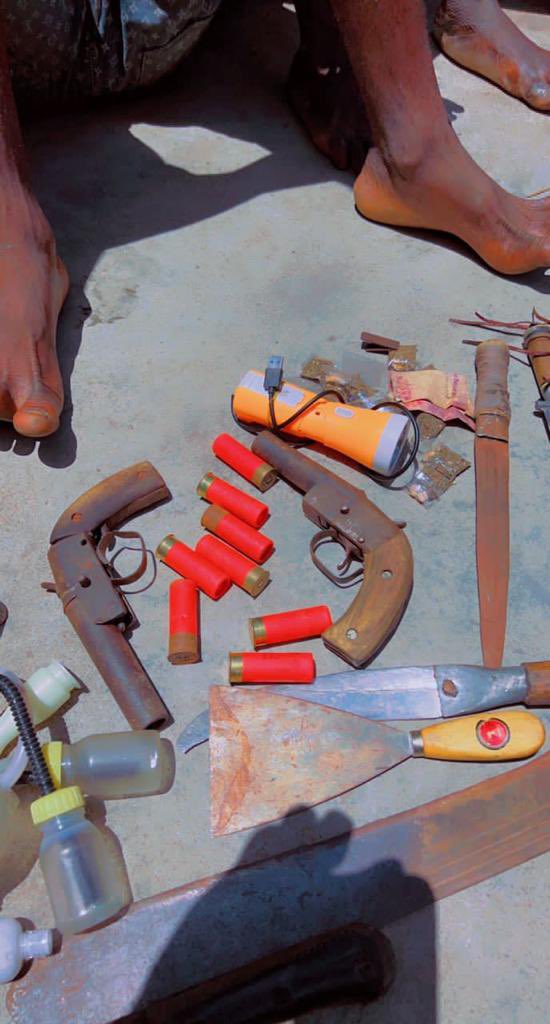 Police raided shanties around the Alaba International Market, Lagos, and arrested suspected criminals with weapons (Photo: Benjamin Hundeyin/Twitter)