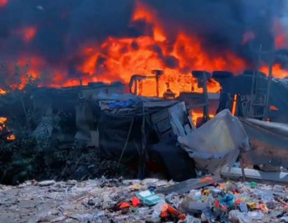 Shanties around the Alaba International Market, Ojo, Lagos, set on fire by the police