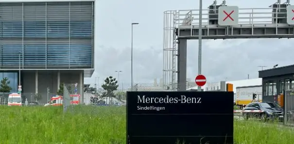 Gunfire At Mercedes Plant Leaves 2 Dead In Germany