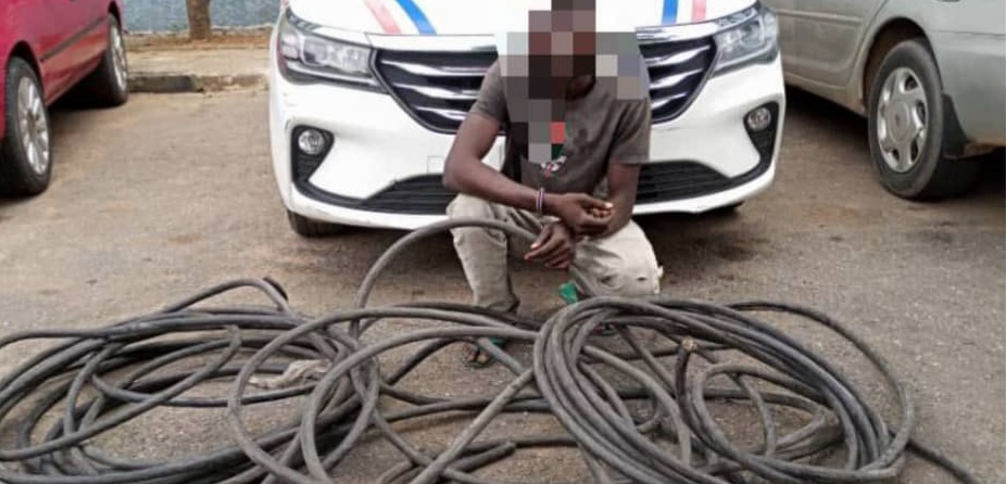 Lagos RRS operatives caught Nasir Lawal with over 100-meters-long cable