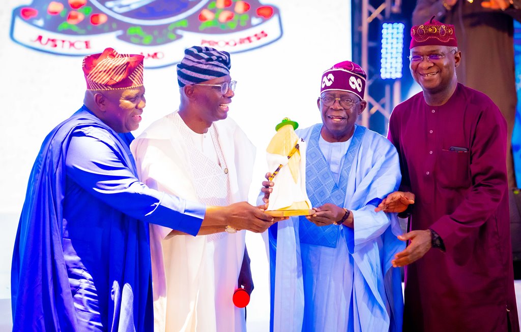 L-R: Former Governor of Lagos State, Akinwunmi Ambode; Incumbent governor, Babajide Sanwo-Olu, President Bola Tinubu, and Former Lagos governor, Babatunde Fashola at the reception on Thursday, June 29, 2023