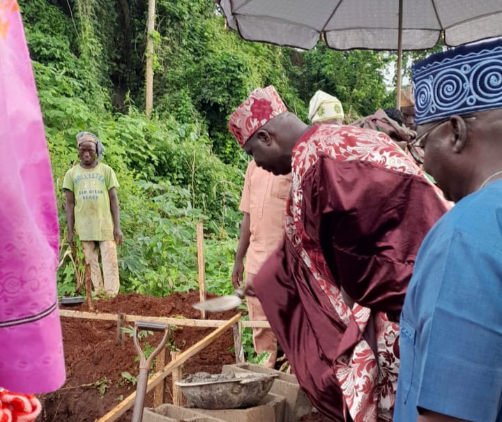 Funmi Abiodun Findo, the founder of Holdings Corporation, performs groundbreaking rites for the Findo Multipurpose Building project in Ijebu-Jesa