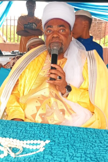 Chief Imam of Epe, Abdulrahman Abiola Aliru, saying the opening prayer at the event