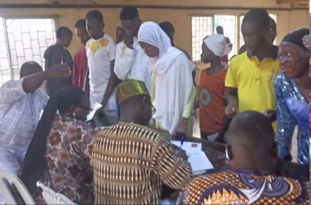 Some of the beneficiaries of the Epe LG Chairman, Surah O. Animashaun's donation receiving their GCE forms