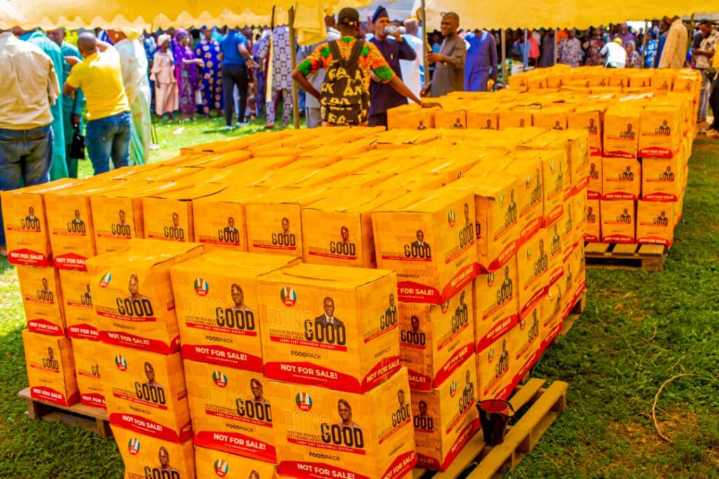Senator Abiru previously donated food packs to vulnerable constituents in Ikorodu, Epe, Ibeju-Lekki, Kosofe, and Somolu