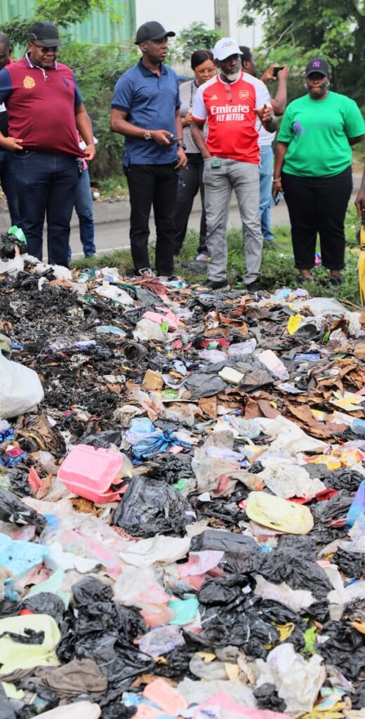 Lagos State Commissioner for the Environment and Water Resources supervising the removal of shanties at the Lagos Blue Line Rail corridor