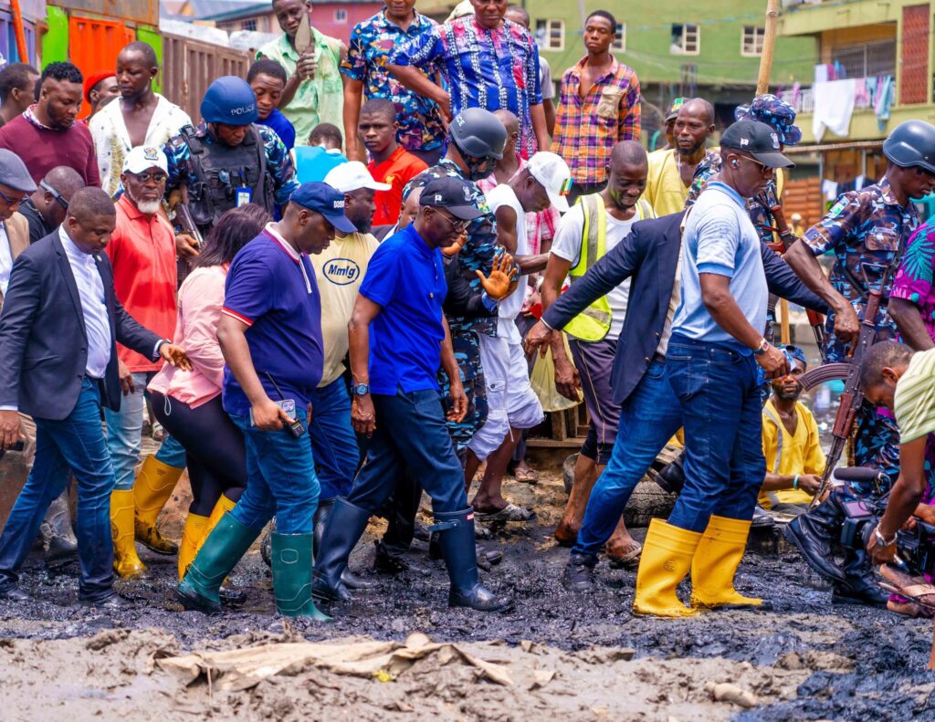 Lagos State Governor, Babajide Sanwo-Olu on an inspection tour of markets on Lagos Island