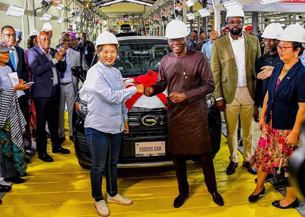 l-r: Chairman of CIG Motor (distributors of GAC Motor in Nigeria), Chief Diana Chen; Lagos State Governor, Mr. Babajide Sanwo-Olu; Commissioner for Transportation, Mr. Oluwaseun Osiyemi and Special Adviser to the Governor, Hon. Sola Giwa during the completion ceremony of the first 2000 cars assembled by GAC Motors in Lagos, held at Ogba, Ikeja, on Tuesday, 24 October 2023.