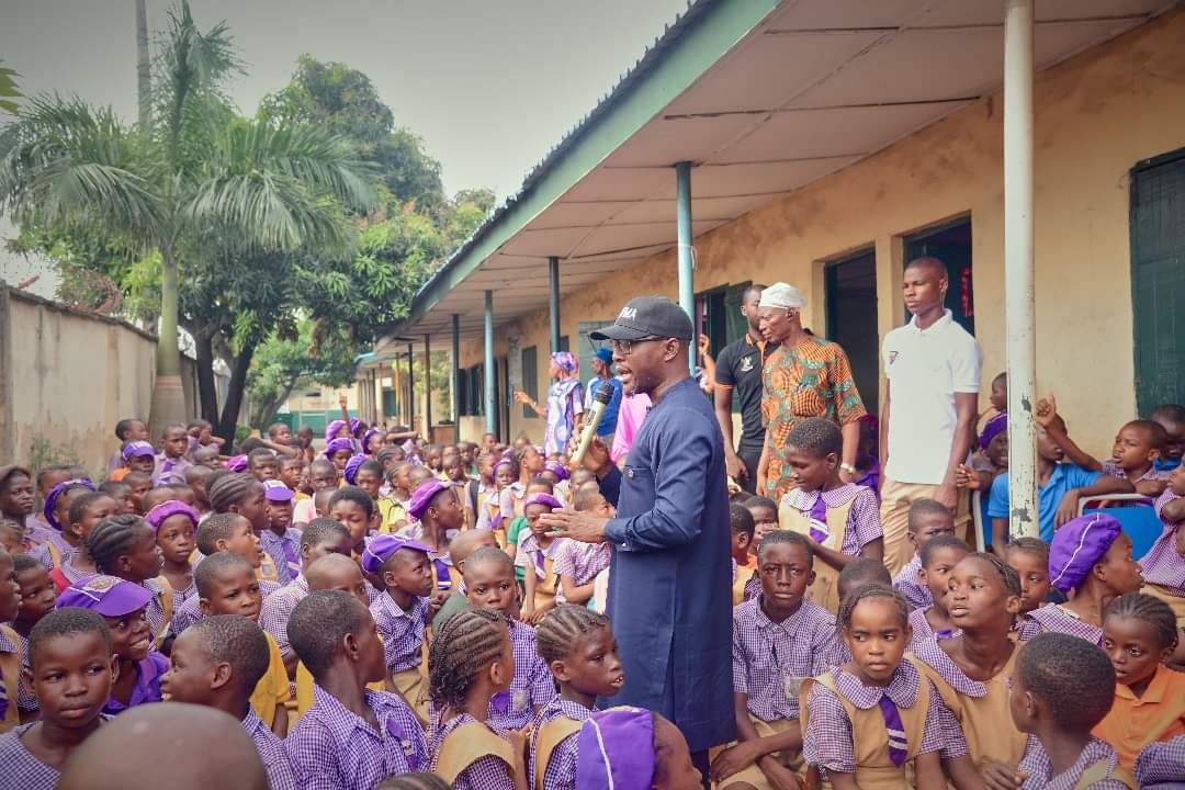 Managing Director/CEO of LAWMA, Dr. Muyiwa Gbadegesin, addressing pupils of Otto Primary School, Otto, Lagos Mainland, Lagos State, on waste management practices