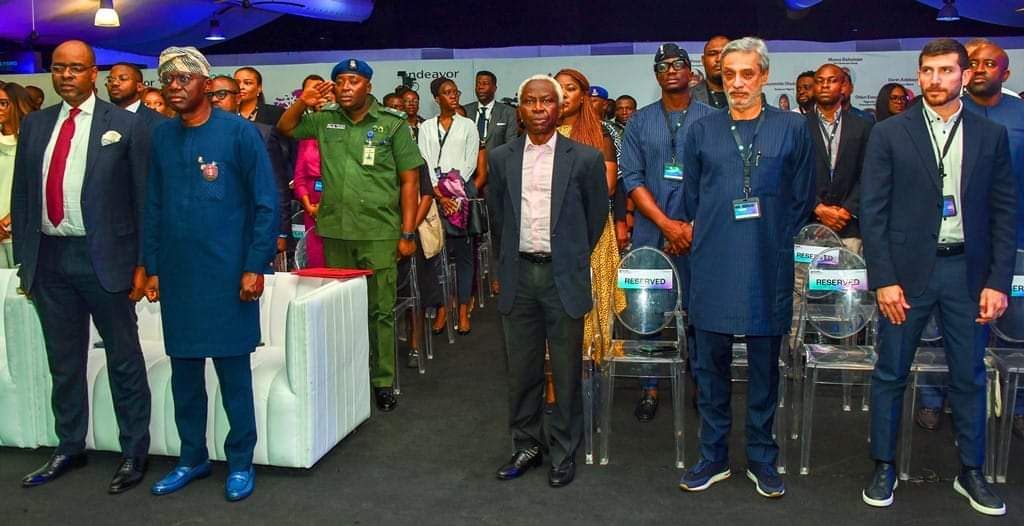 Lagos State Governor, Mr. Babajide Sanwo-Olu (L) at the Endeavor Nigeria’s Annual Scale Up Entrepreneurship Summit