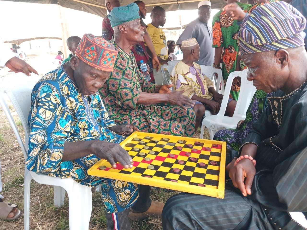 Odogbawojo indigenes playing games in celebration of the first anniversary of Oba Maruffdeen Adelani Oluwafunmilade Adeniyi