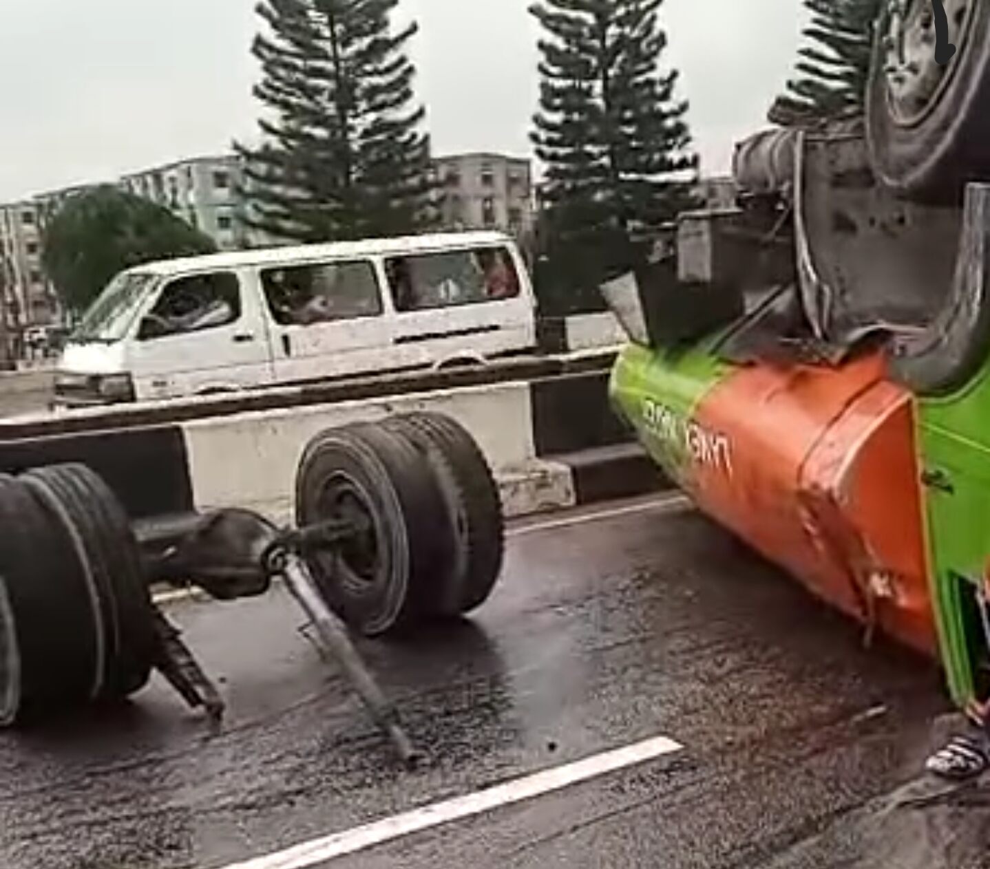 The water tanker split in half in Lagos after colliding with a car