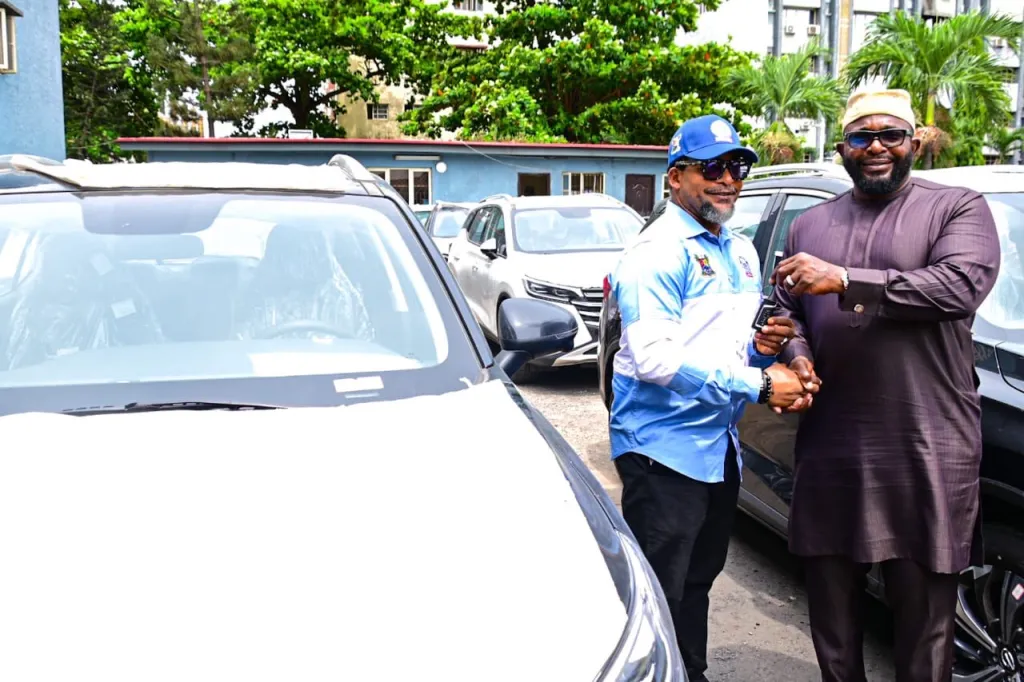 Lagos Presents Official Vehicles To 30 Agency Heads