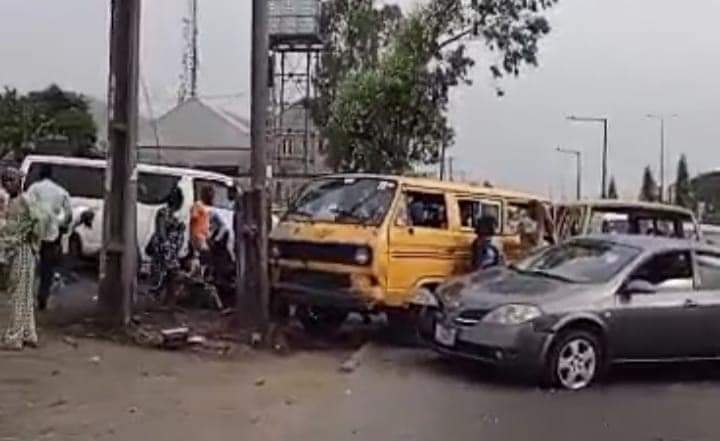 Vehicles hit by heavy-duty truck at Anthony Service Lane inward Town Planning Way, Lagos.