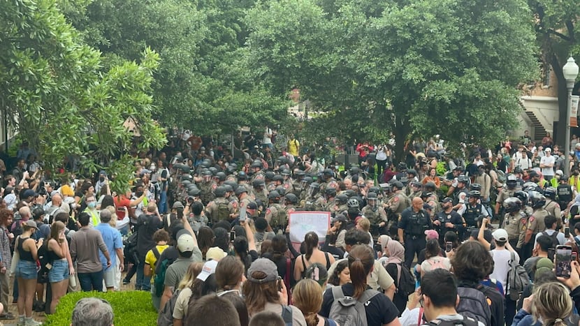 Hundreds of students walked out of classes at the University of Texas for a pro-Palestine rally on Wednesday. State troopers and university police gave them warnings to disperse or face arrests.(Aarón Torres / The Dallas Morning News)