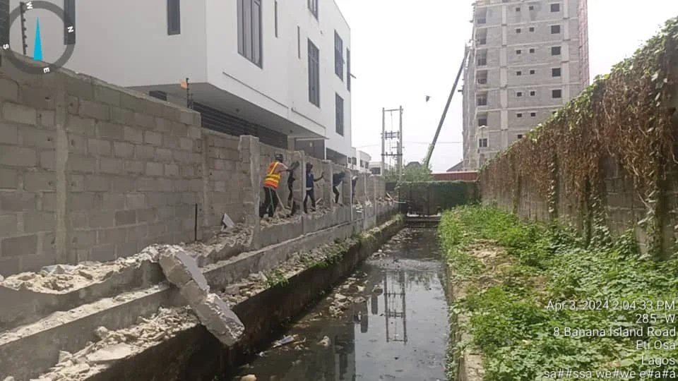 Lagos Intensifies Drainage Clearance Efforts In Ikoyi