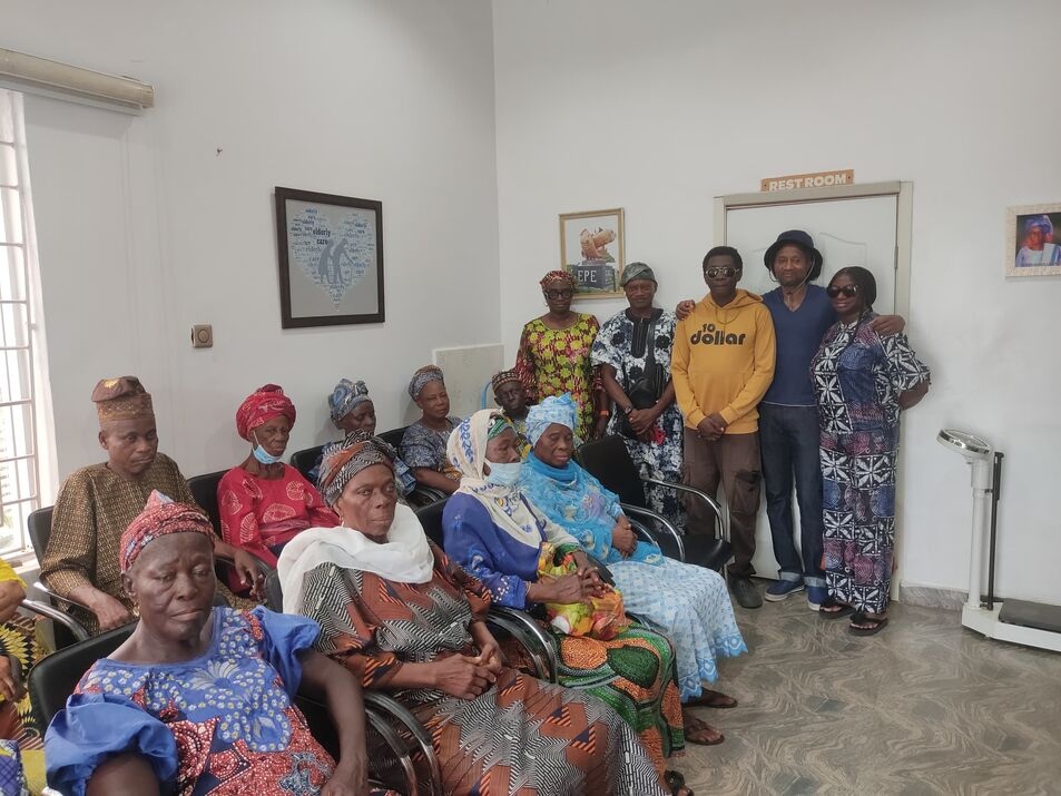 Otedola Family Donates Items To Thani-Oladunjoye Older People Care Centre