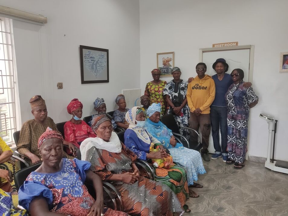 Otedola Family Donates Items To Thani-Oladunjoye Older People Care Centre