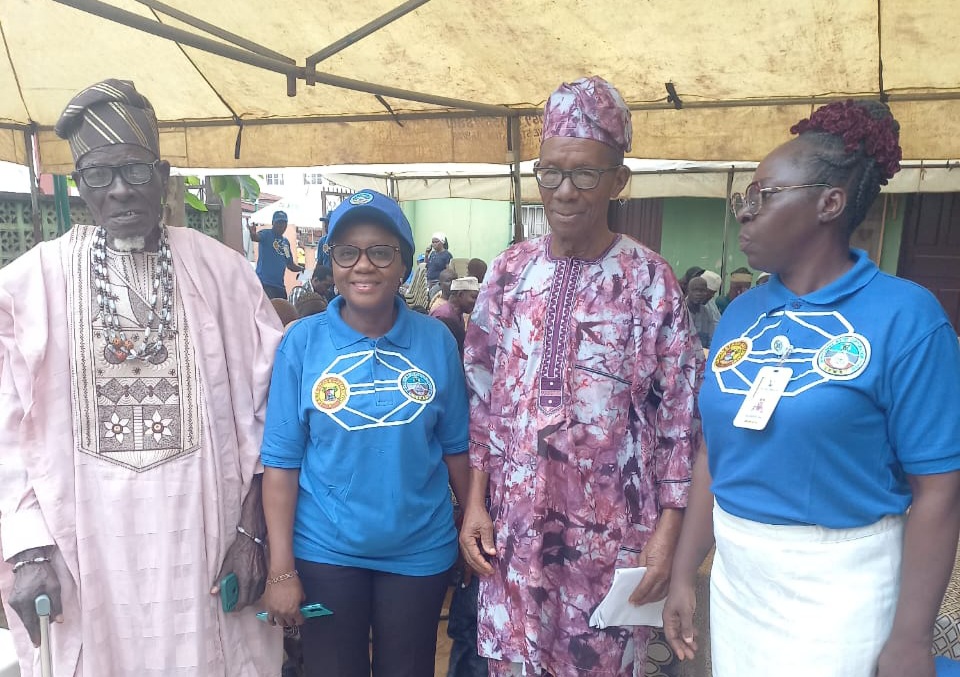 Left: Baale of Baruwa community, High Chief Khalid Baruwa; LWC Executive Director, Operations, Engr. (Mrs.) Helen Omolanke Taiwo; Pa. James Oyewole, Chairman Baruwa Water Corporation and Mrs. Peju Isola, LWC Divisional Director, Commercial, Customers and Community.