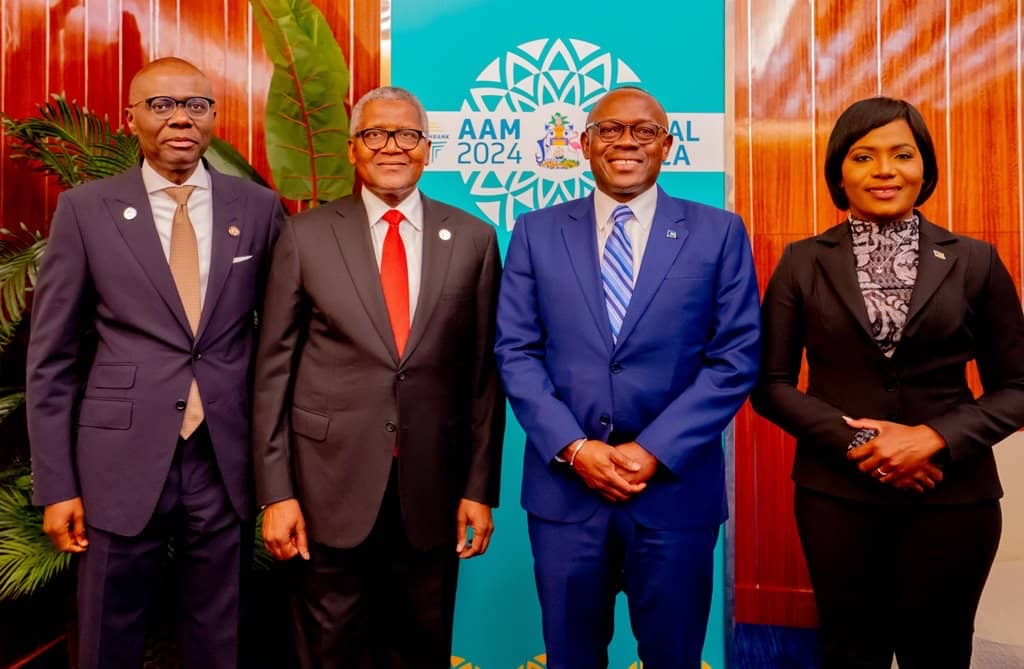 L-R: Lagos State Governor Babajide Sanwo-Olu, Chairman of Dangote Group, Alhaji Aliko Dangote, and other leaders at the AfriCaribbean Business Forum in Nassau 