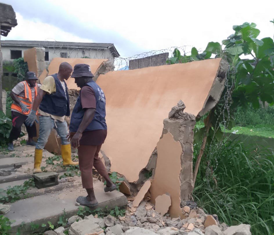 Lagos enforcement officials removing structures along Owode-Agiliti Drainage Channel, Kosofe, to prevent flooding