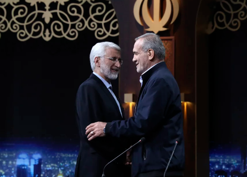 Hardliner, Reformist Face Off In Iran Presidential Run-Off