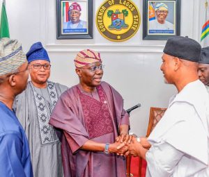 Lagos State Governor, Mr Babajide Sanwo-Olu with Members of the Senate Committee on Marine Transportation and Blue Economy led by its Chairman, Senator Wasiu Eshinlokun-Sanni, at Lagos House, Ikeja.