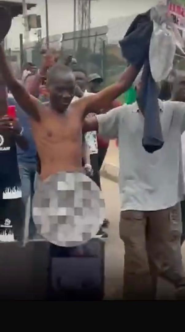 Man Goes Out Nude for Nationwide Protest in Nigeria