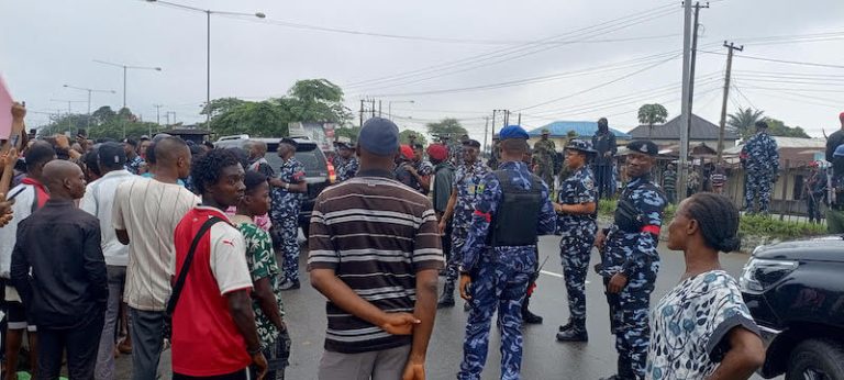 Abuja Protesters Police