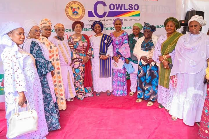 Lagos First Lady Applauds Market Leaders' Efforts in Ensuring Hygiene and Compliance
