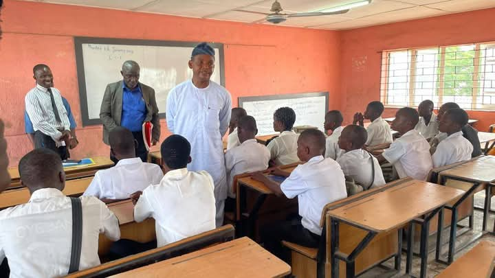 Alli-Balogun Warns Lagos Teachers to Put End to Mass Promotion 