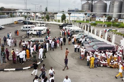 Fubara’s Loyalists Storm Rivers Government House After Emergency Rule Ends