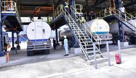Dangote Refinery Launches Free Fuel Delivery to Marketers