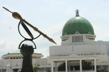 ‎Senate Extends Recess