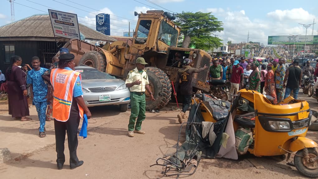 Pregnant Woman Dies in Tragic Auto Crash on Sagamu Expressway