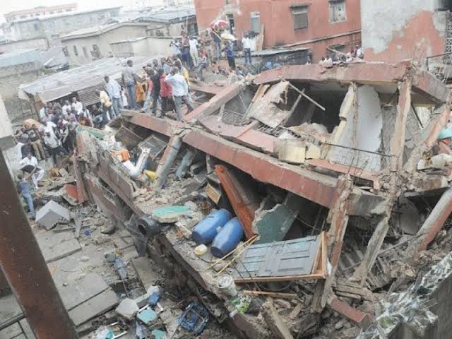 15 Rescued as Two-Storey Building Collapses in Oyingbo
