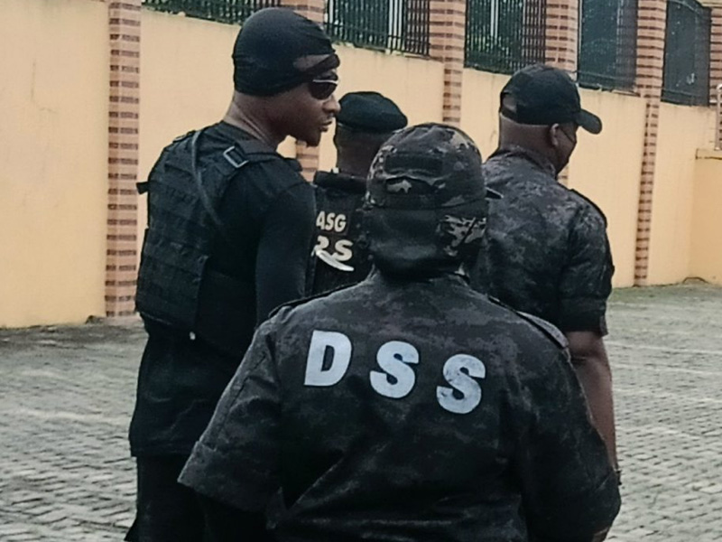 Fake DSS Operatives Arrested After Defrauding Nigerians