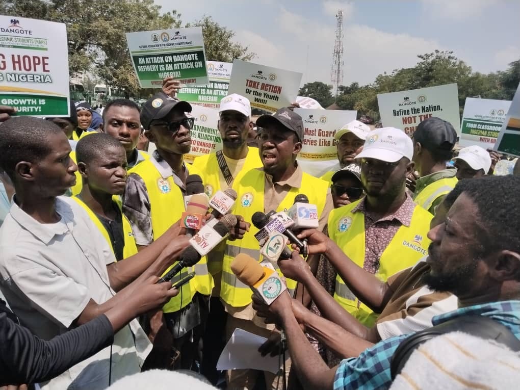 Students Urge Tinubu to Back Dangote Refinery, Boost Local Output