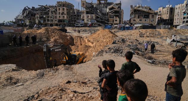 Netanyahu Orders Strikes as Hamas Delays Hostage Return