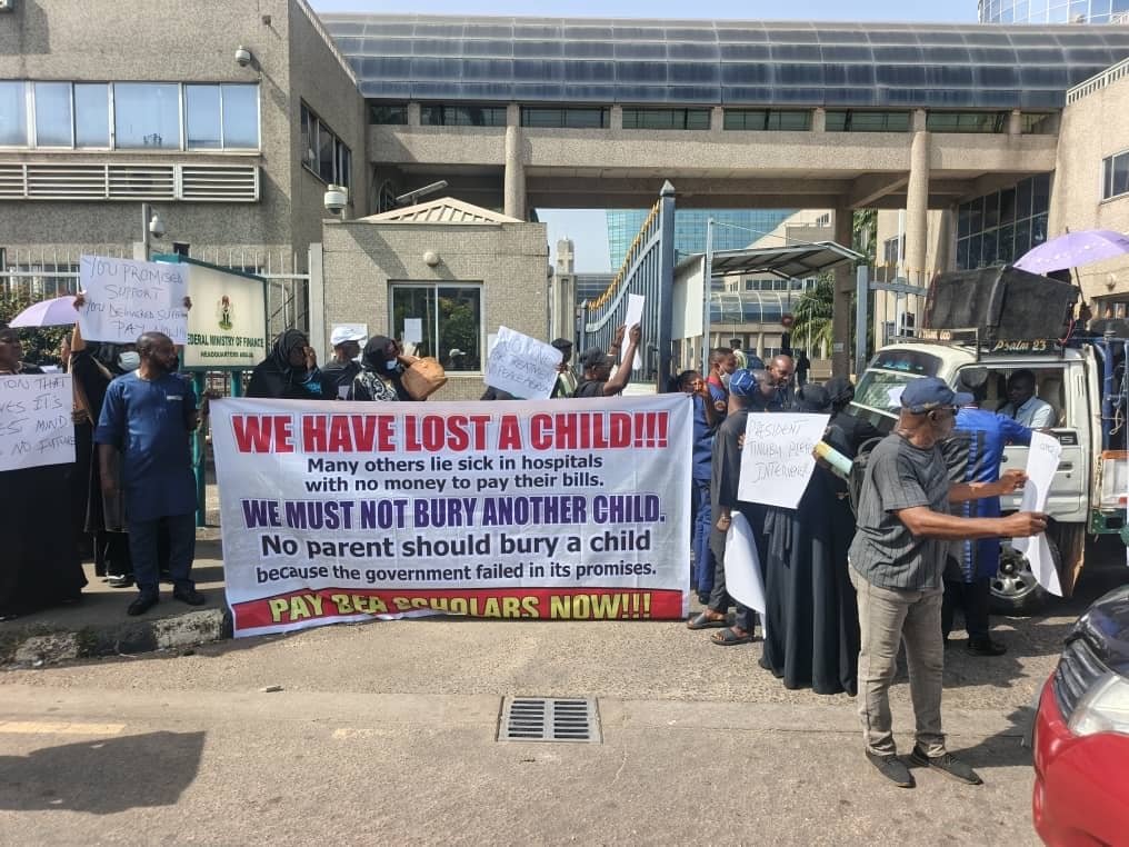BREAKING: Parents Protest Unpaid Scholarship Stipends