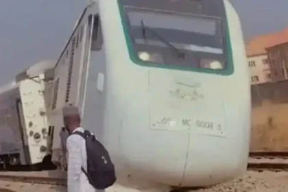 Warri–Itakpe Train Derails