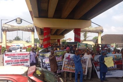 BREAKING: Ibadan Residents Protest Road Expansion